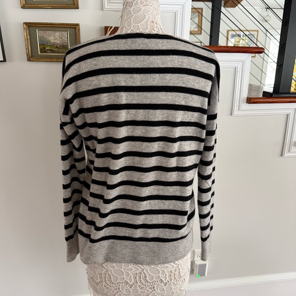 AQUA Cashmere Gray & Black Striped Cashmere Sweater Small - Picture 4 of 5